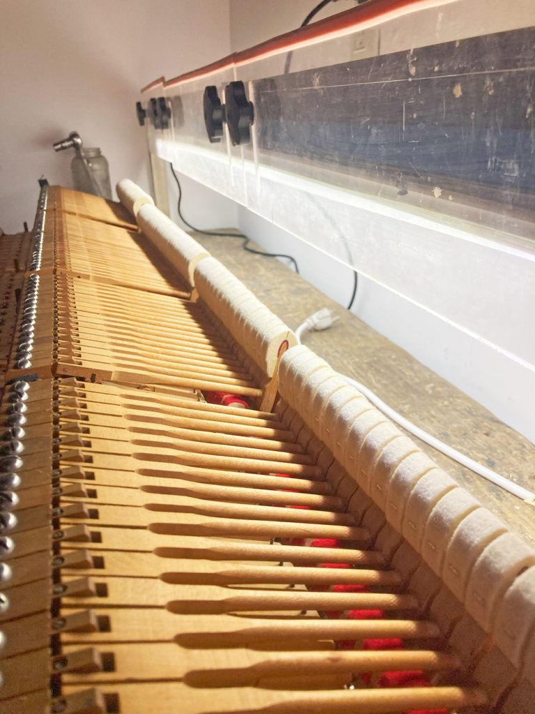 Martinetes y cuidado de pianos